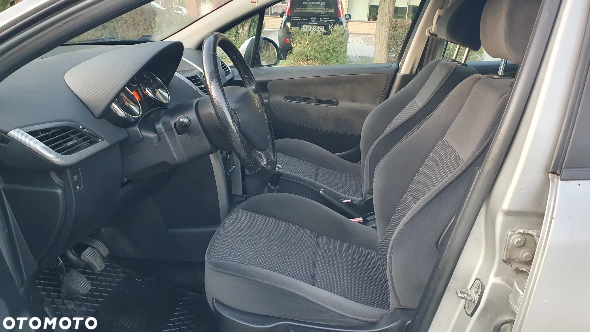 Peugeot 207 - 7
