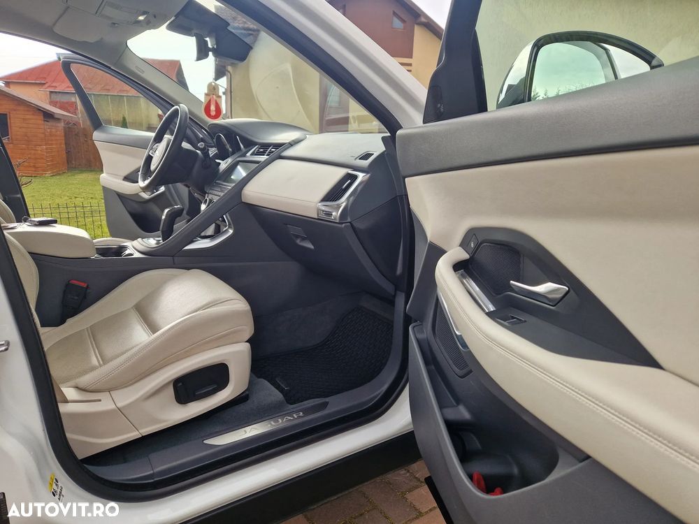 Jaguar E-Pace D150 AWD Base - 12