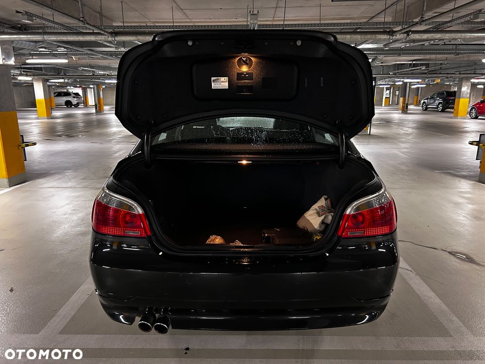 BMW Seria 5 550i Sport-Aut Edition Exclusive - 21