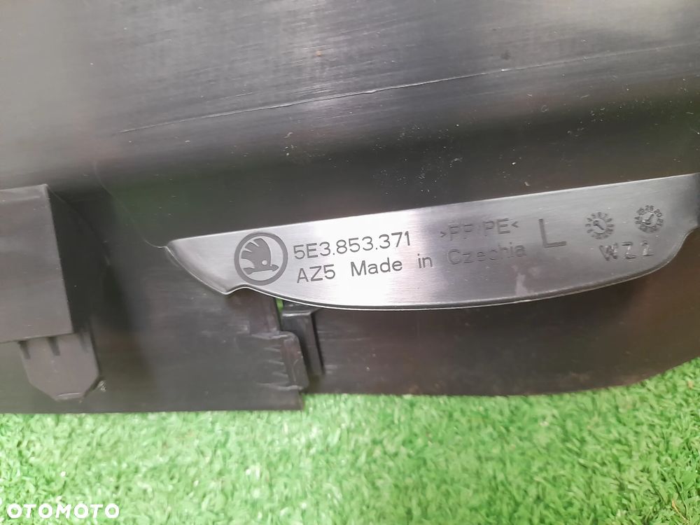 SKODA OCTAVIA IV OSŁONA SLUPKA  5E6867765 5E4863484 5E4863483 5E3867282 5E3867281 5E3853371 5E3853372 - 9