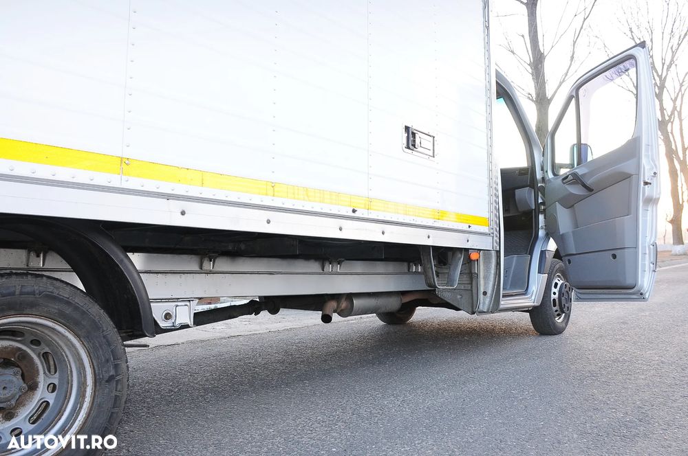 Mercedes-Benz Sprinter - 13