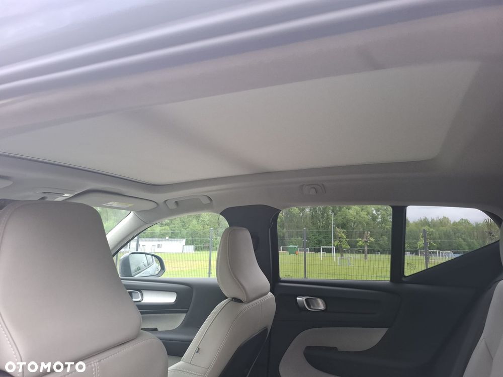 Volvo XC 40 T5 AWD Geartronic Momentum Pro - 22