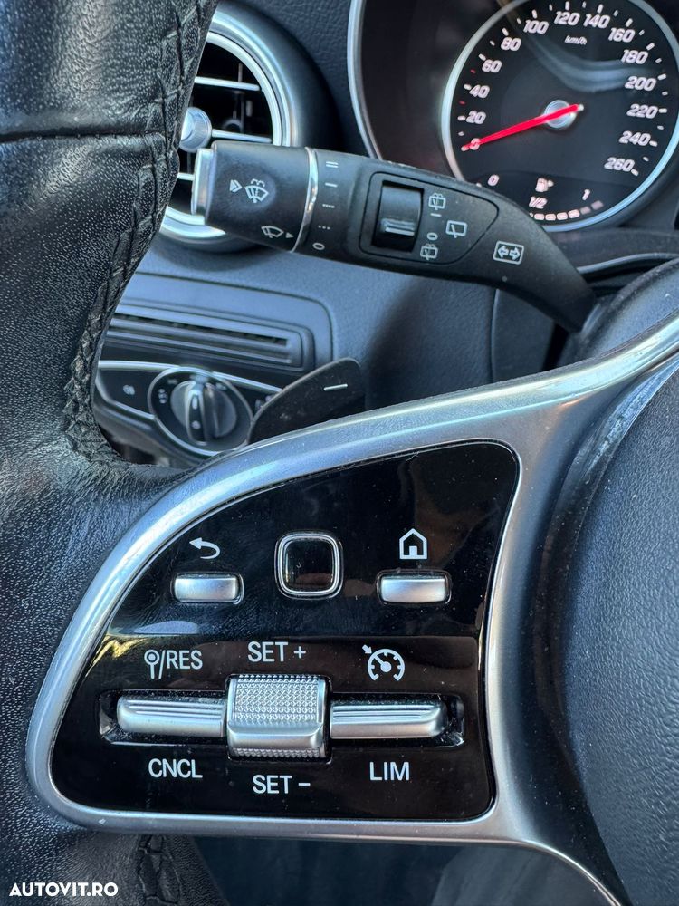 Mercedes-Benz GLC 220 d 4MATIC - 11