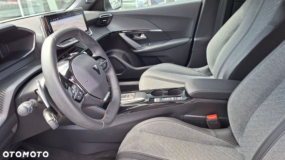 Peugeot 2008 - 8