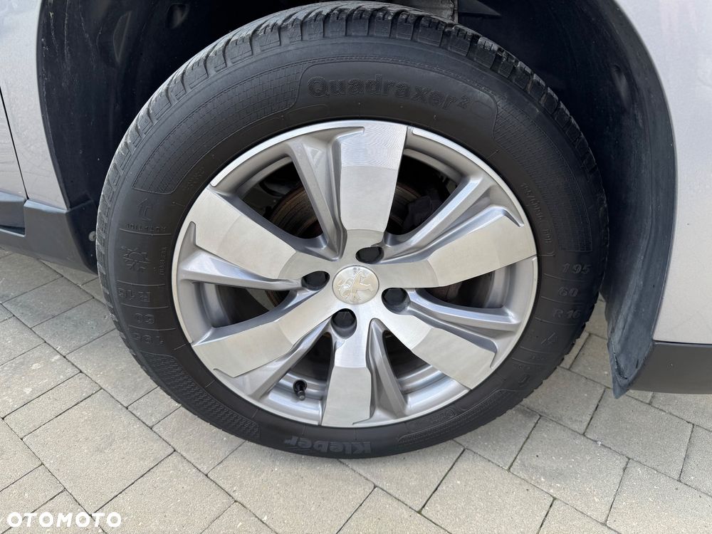 Peugeot 2008 1.2 Pure Tech Style - 4