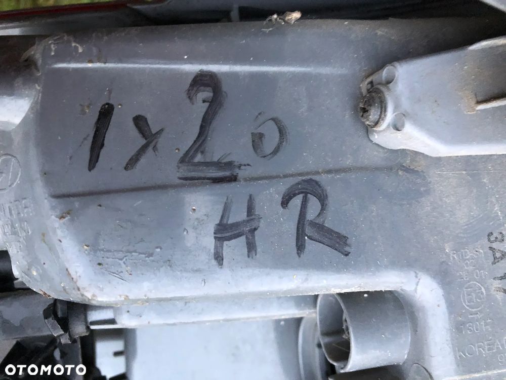 Hyundai IX20 lampa tylna prawa 924021K0 - 2