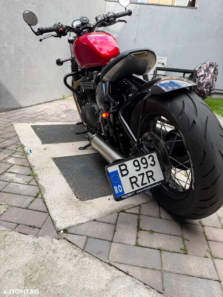 Triumph Bonneville Bobber - 6