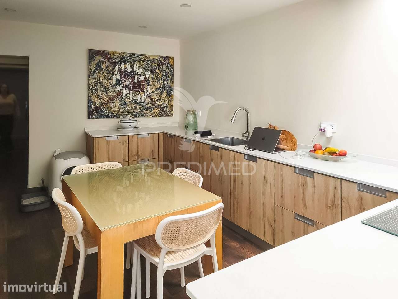 Moradia T4 Totalmente Renovada com 2 Suites, Garagem e Espaço Exter... - Grande imagem: 5/17