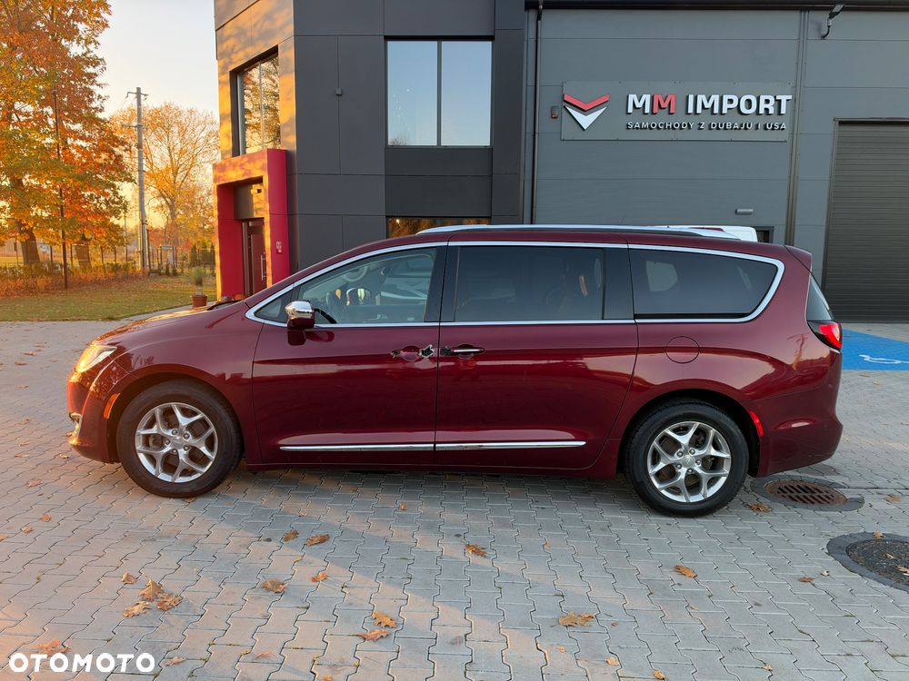 Chrysler Pacifica - 4