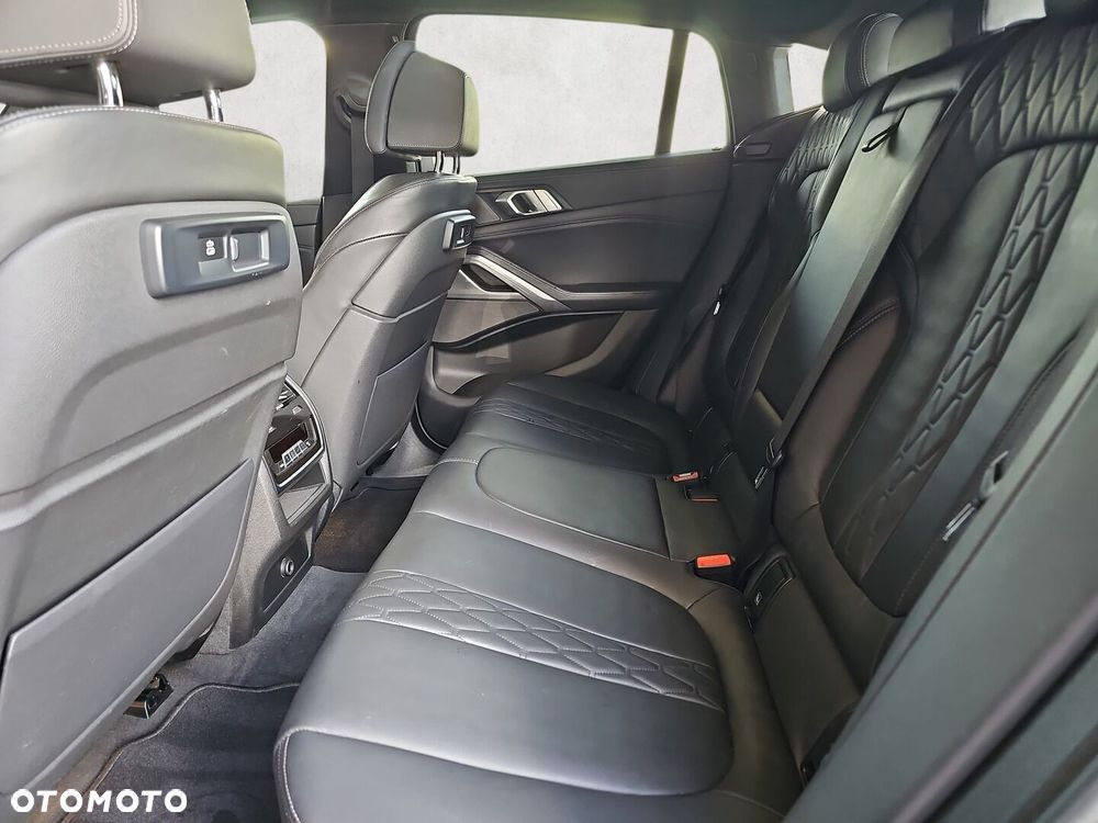BMW X6 xDrive40i - 29