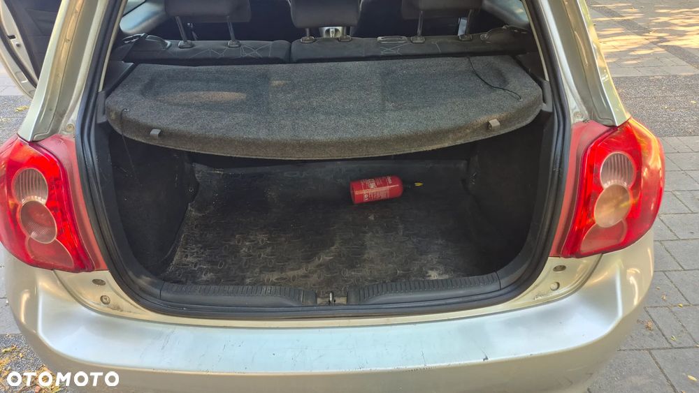 Toyota Auris 1.4 D-4D Luna - 6
