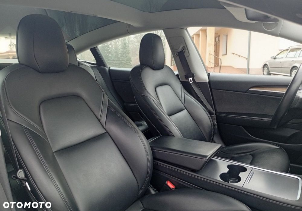 Tesla Model 3 - 14