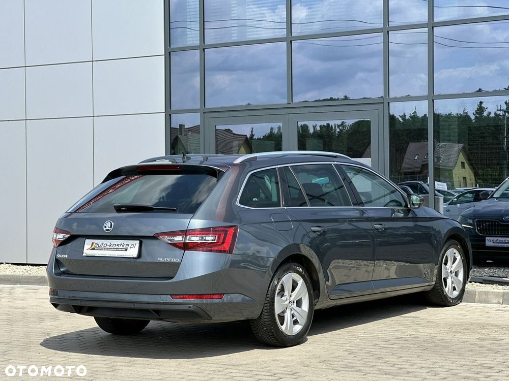 Skoda Superb 2.0 TDI SCR Ambition DSG - 8
