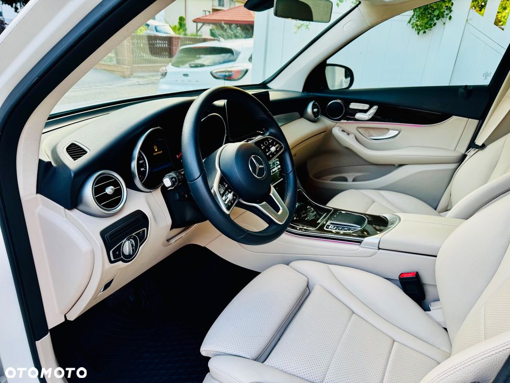 Mercedes-Benz GLC - 12