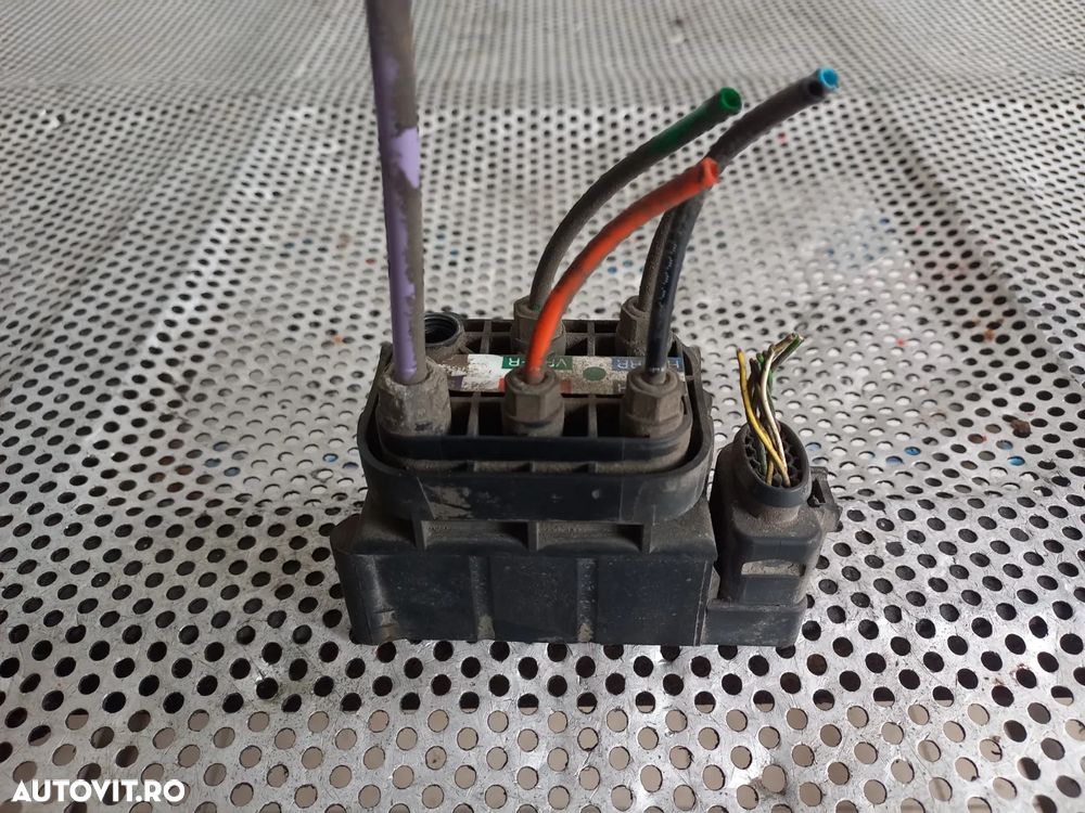 Bloc Valve Suspensie Pneumatica Audi A8 4H D4 A6 C7 A7 Original 94.000 Km An 2010-2011-2012-2013-2014-2015-2016-2017 Cod 4H0616013 Dezmembrez Audi A8 4H D4 3.0 Tdi Quattro Motor CDT Cutie MXU Volan Stanga - Dezmembrari Arad - 2