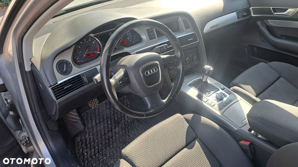 Audi A6 Avant 2.4 quattro - 14