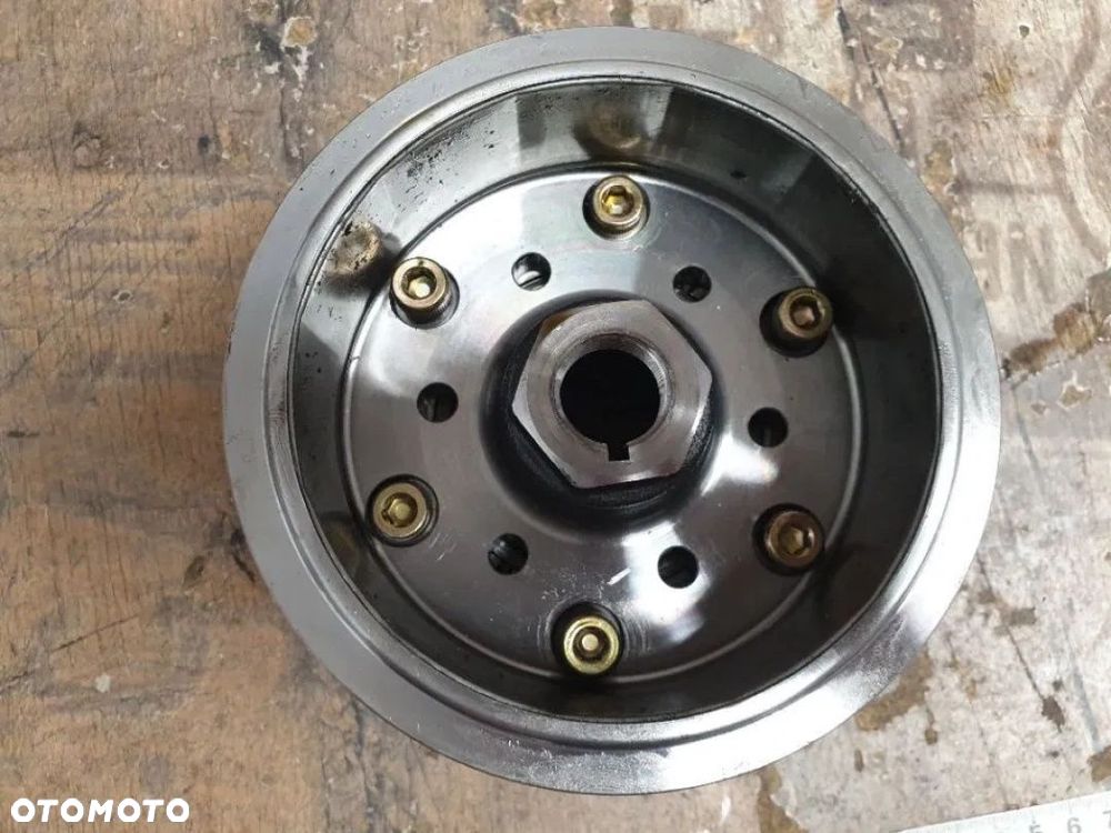 Sprzęgiełko rozrusznika wolne koło magneto Harley Davidson V-Rod - 2