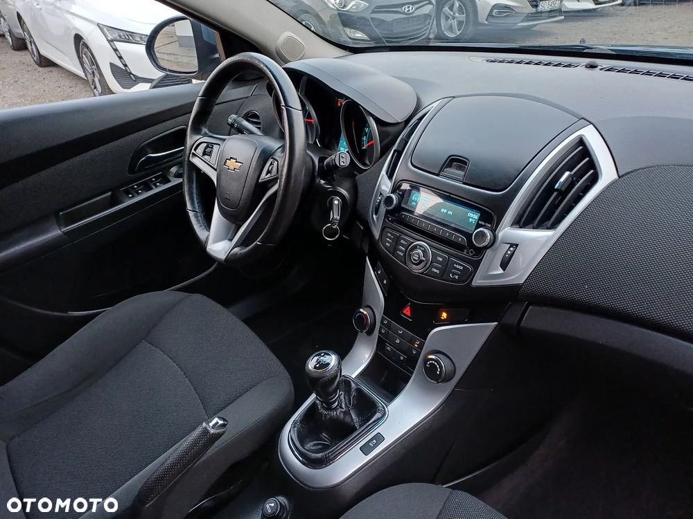 Chevrolet Cruze 1.6 LT+ - 12