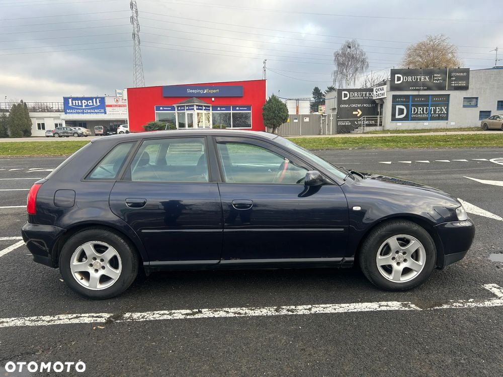 Audi A3 Sportback 1.6 Ambiente - 9