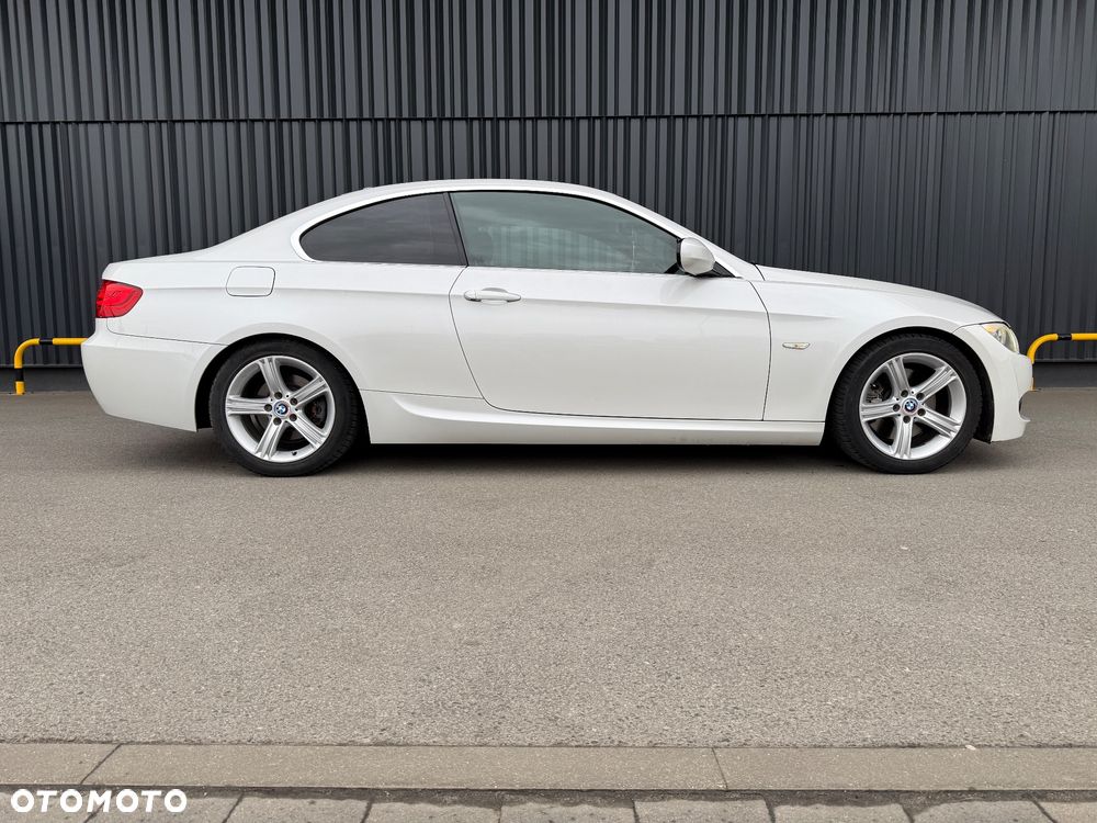 BMW Seria 3 325i - 27