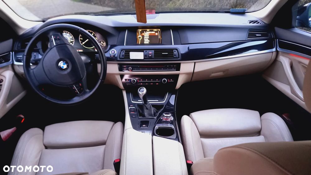 BMW Seria 5 518d - 20
