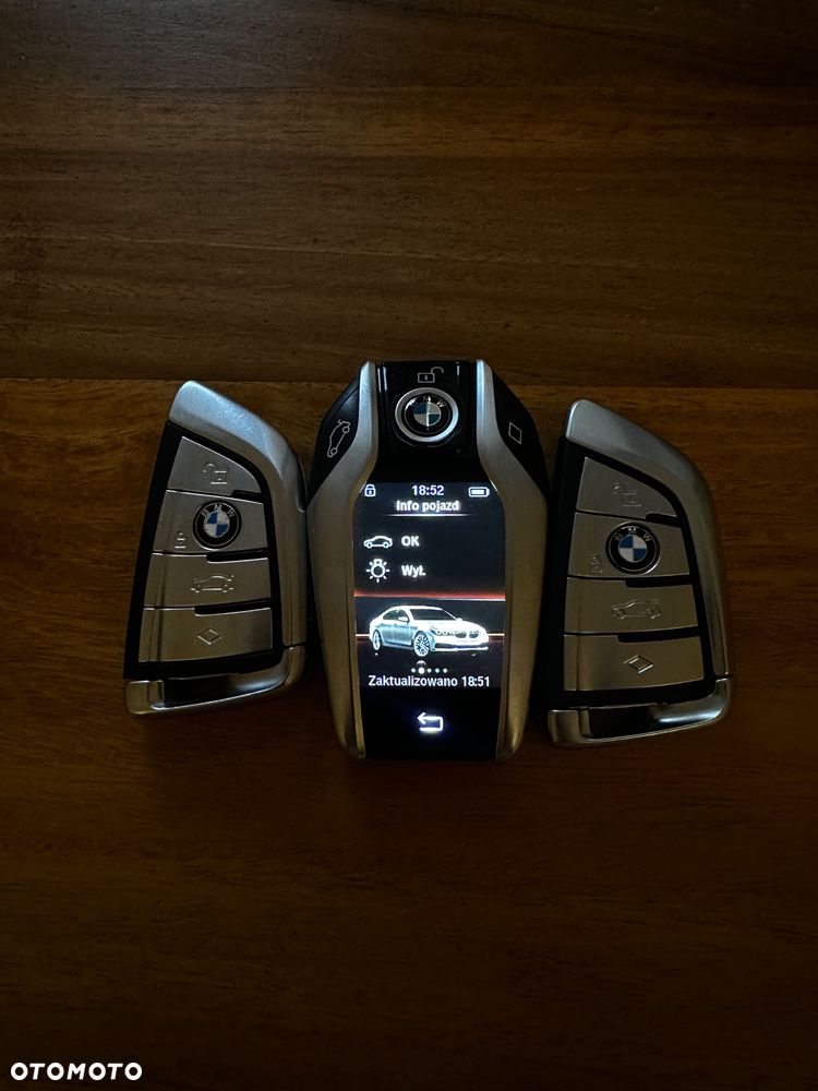 BMW Seria 7 740d xDrive - 32