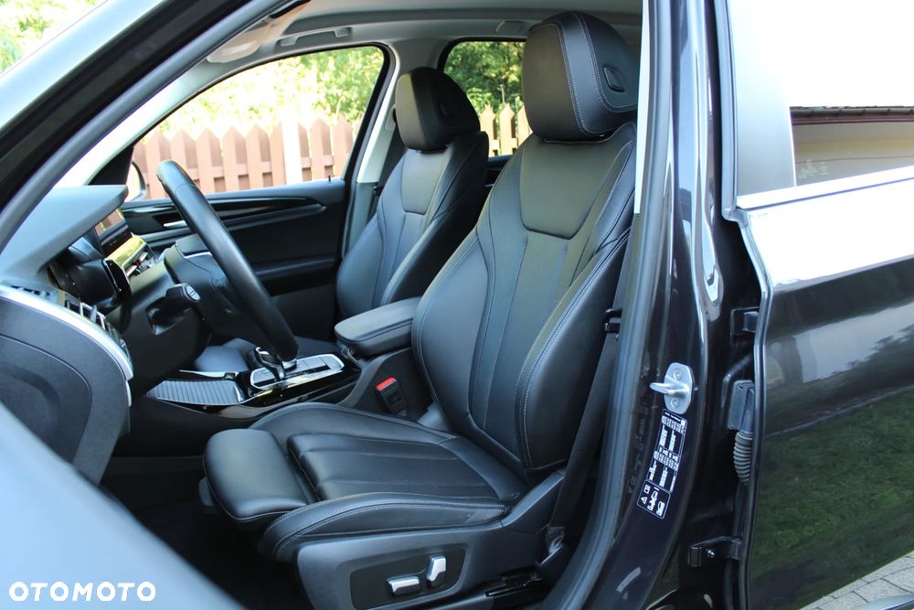 BMW X3 xDrive20i Luxury Line - 16