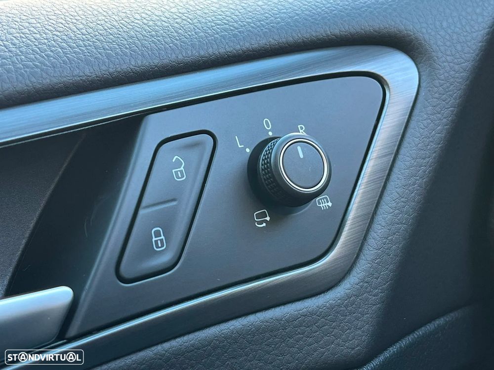VW Golf 1.6 TDI R-Line - 19