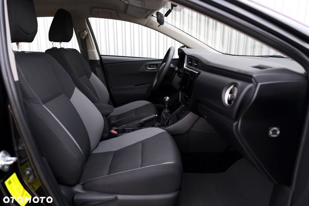 Toyota Auris 1.33 Dual-VVT-i Cool - 19