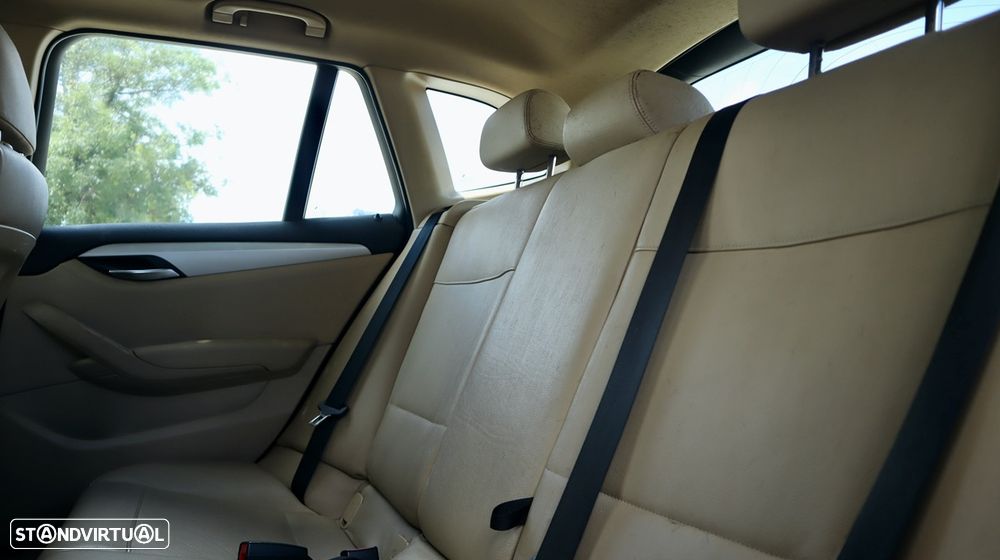 BMW X1 18 d sDrive Auto - 28