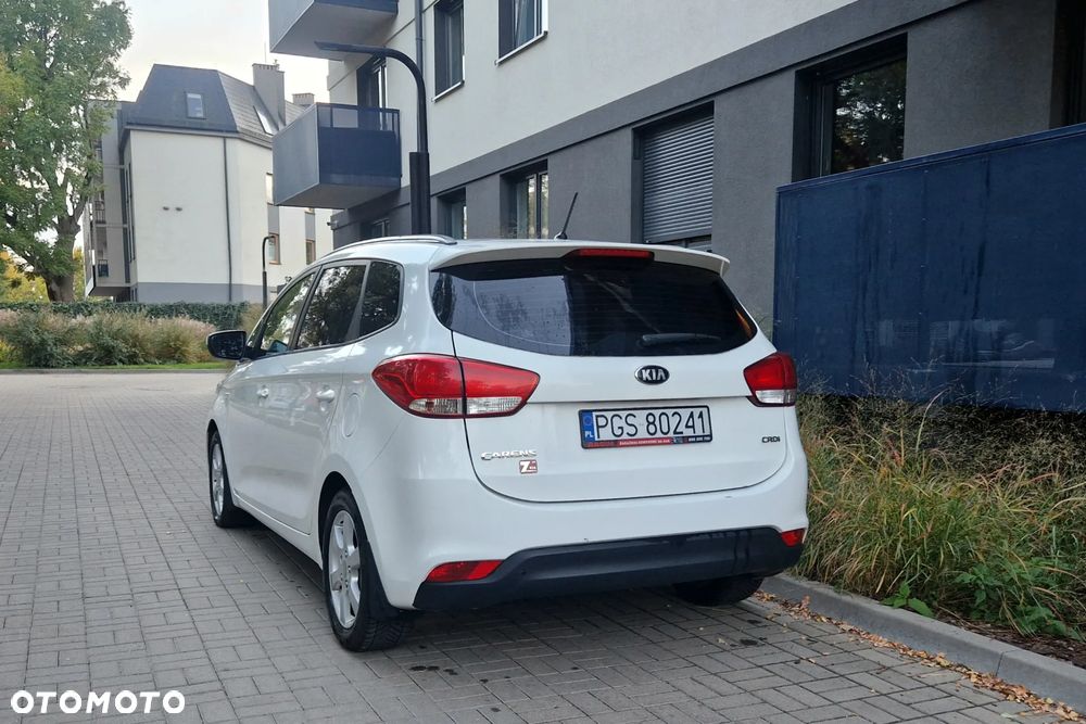 Kia Carens - 3