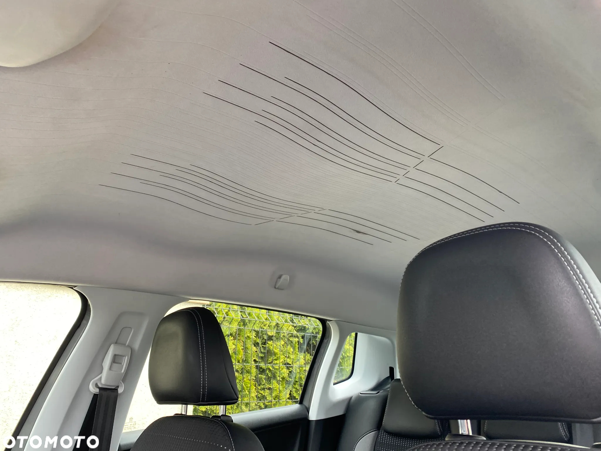 Peugeot 2008 1.2 Pure Tech Allure S&S - 28