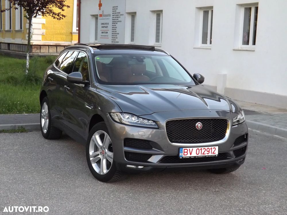 Jaguar F-Pace 25d AWD Portfolio - 1