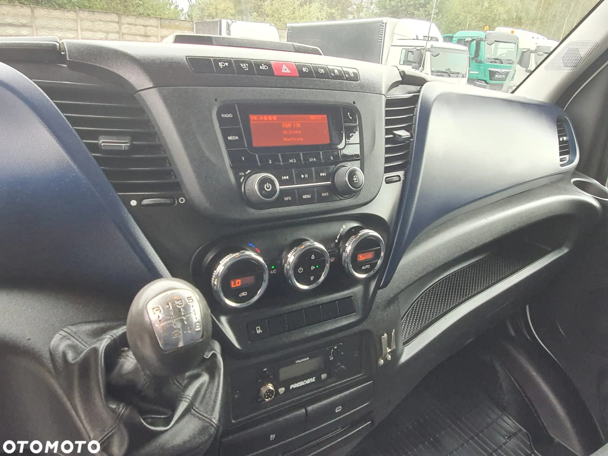Iveco Daily 50C18 Skrzyniowe Bliźniak Tylne Drzwi Krajowy - 15