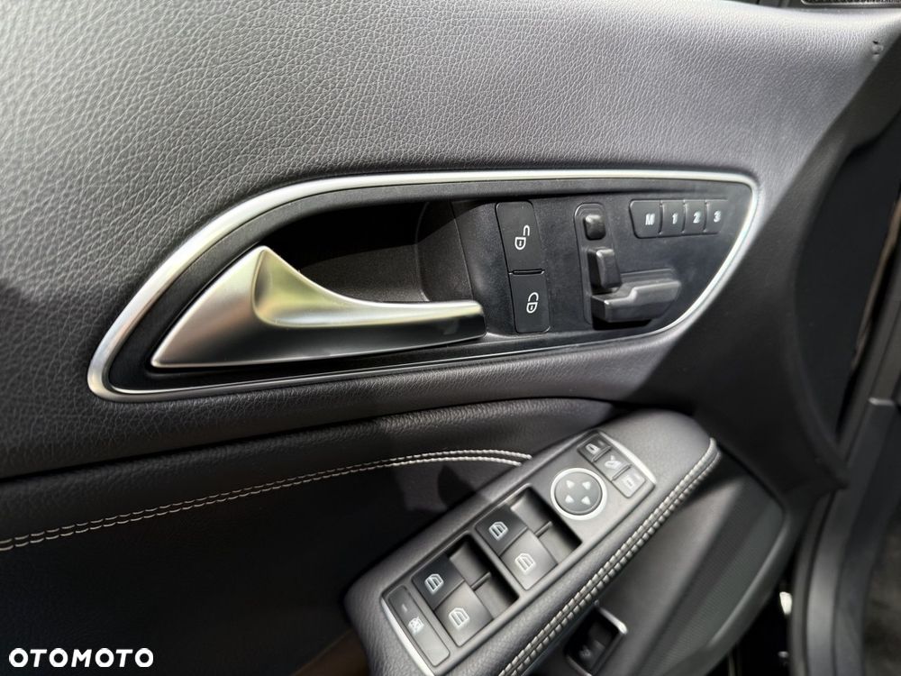 Mercedes-Benz CLA 250 4-Matic - 11