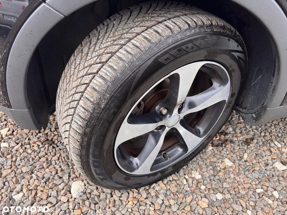 Ford Kuga 2.0 TDCi 2x4 Champions Edition - 5