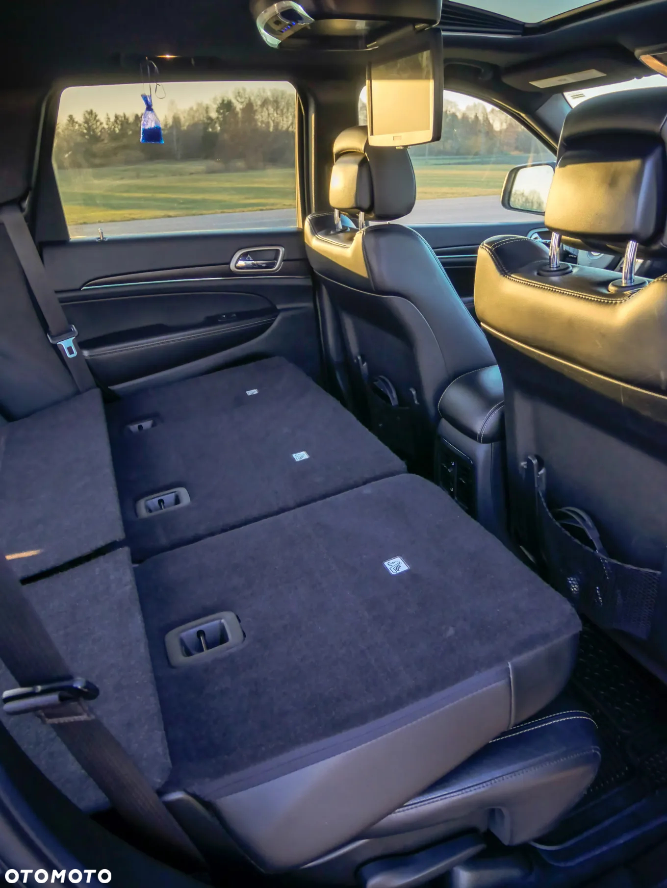 Jeep Grand Cherokee - 13