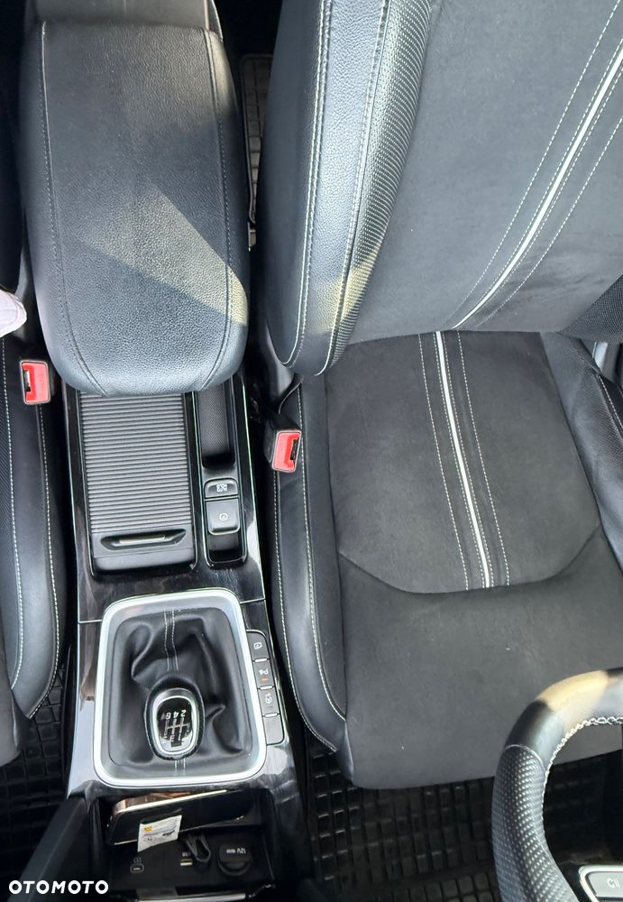 Kia ProCeed 1.5 T-GDI GT Line - 4