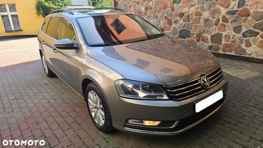 Volkswagen Passat - 13