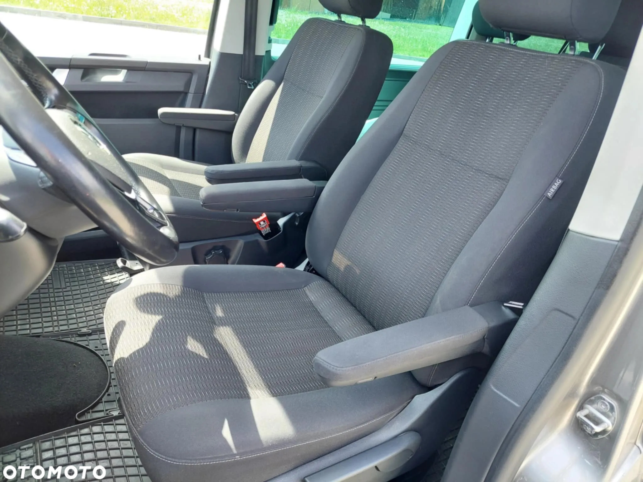 Volkswagen Caravelle 2.0 TDI L2 Comfortline 4Motion - 6