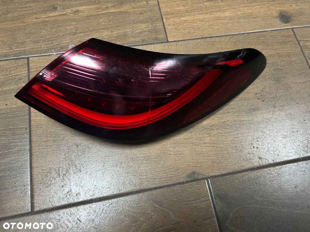 Mercedes 254 glc lampa tył prawa coupe org
