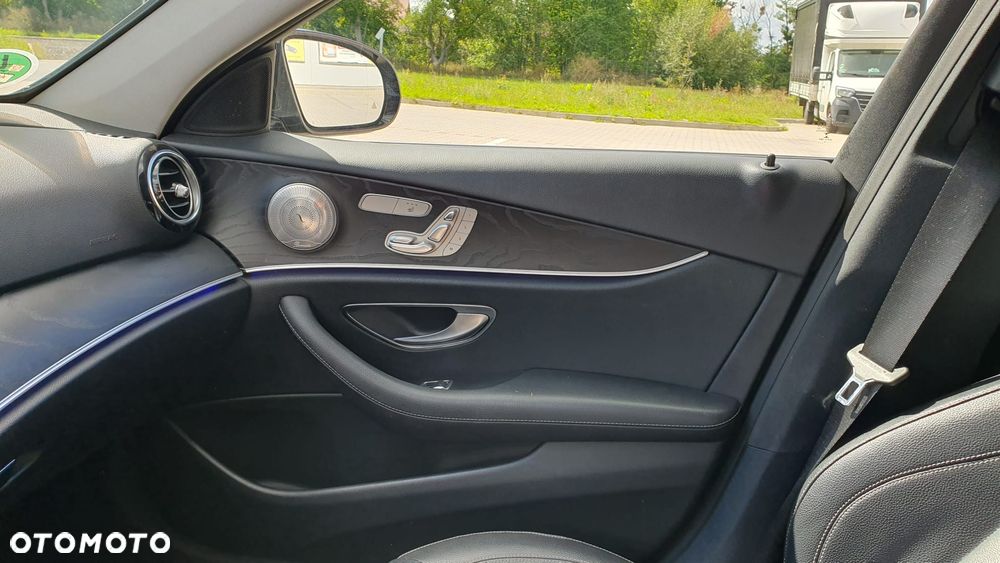 Mercedes-Benz Klasa E 200 9G-TRONIC - 16