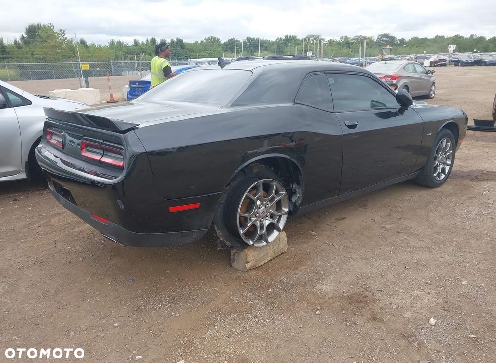 Dodge Challenger - 26