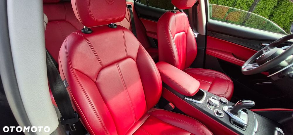 Alfa Romeo Stelvio - 18