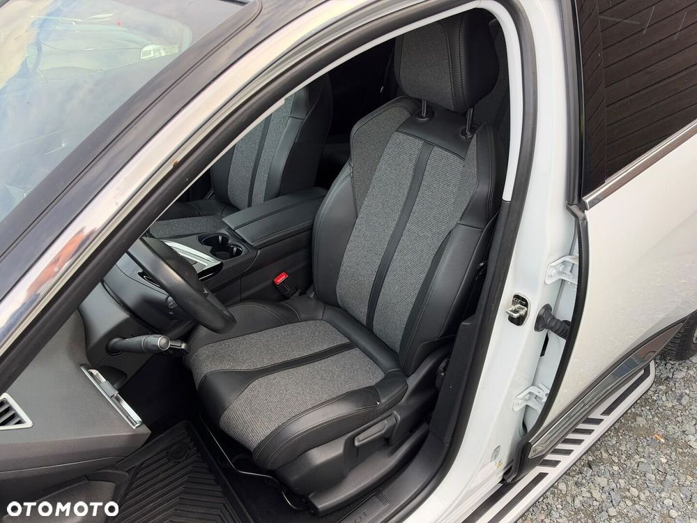 Peugeot 5008 1.2 PureTech Allure S&S - 22