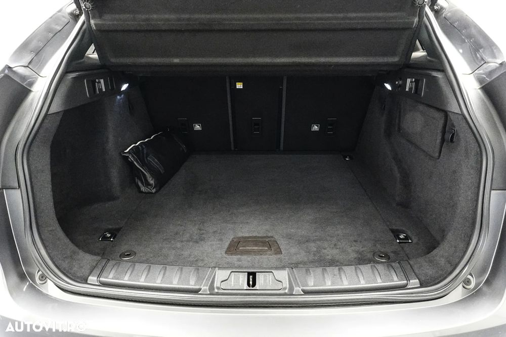 Jaguar F-Pace 20d AWD Pure - 31