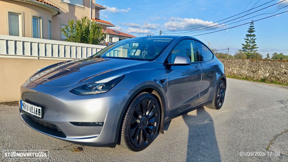 Tesla Model Y Performance Tração Integral - 29