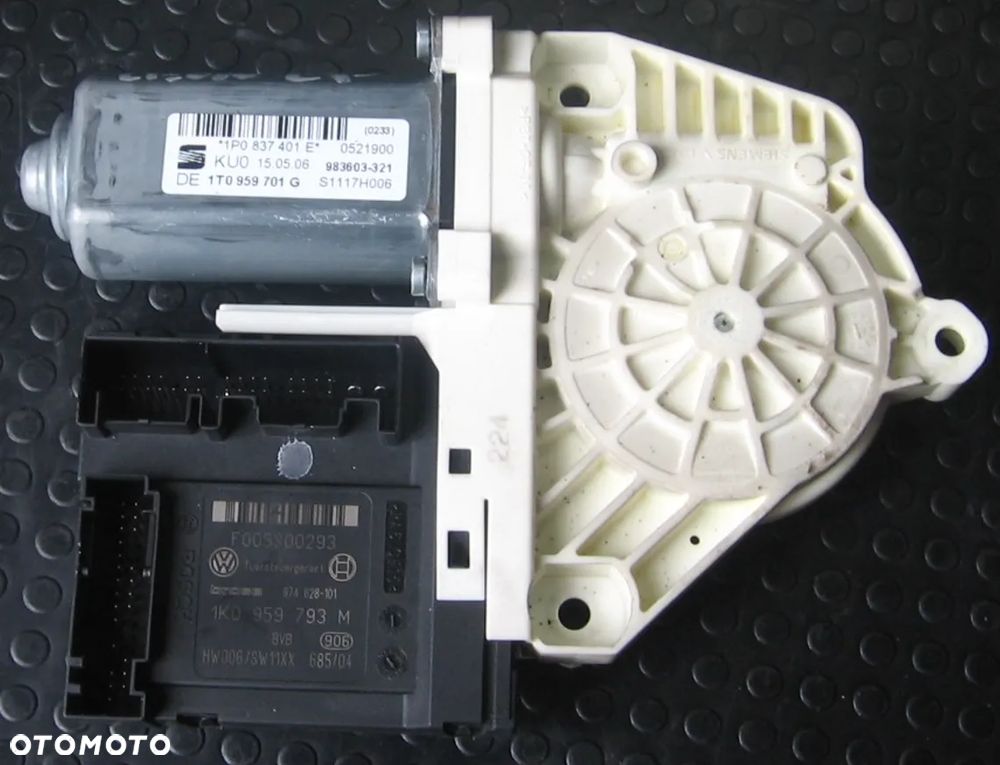 1K0959793M silnik szyby lewej  LEON II ALTEA