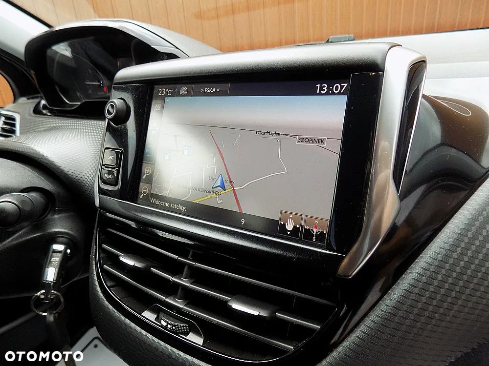 Peugeot 2008 PureTech 82 Style - 17