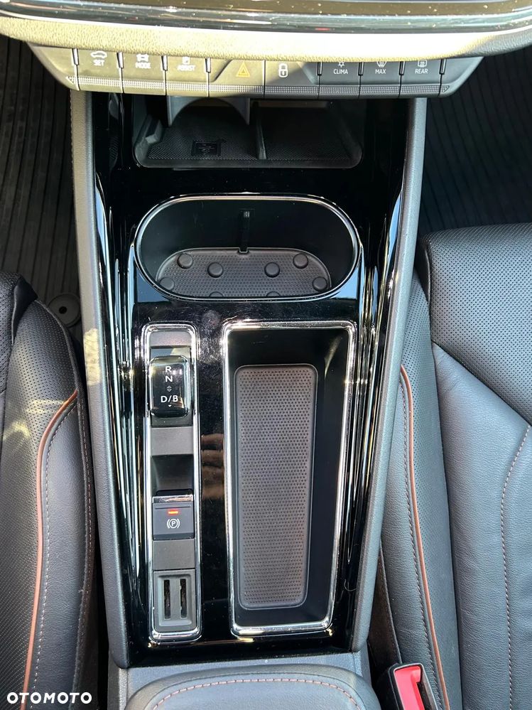 Skoda Enyaq 60 62kWh Founders - 40